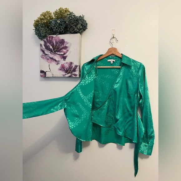 Maison D’Amelie green front knot top- Small PTP 19inch - Picture 4 of 11